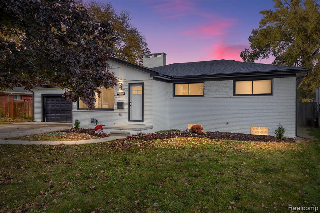 21405 Raymond Street, Saint Clair Shores, MI 48082