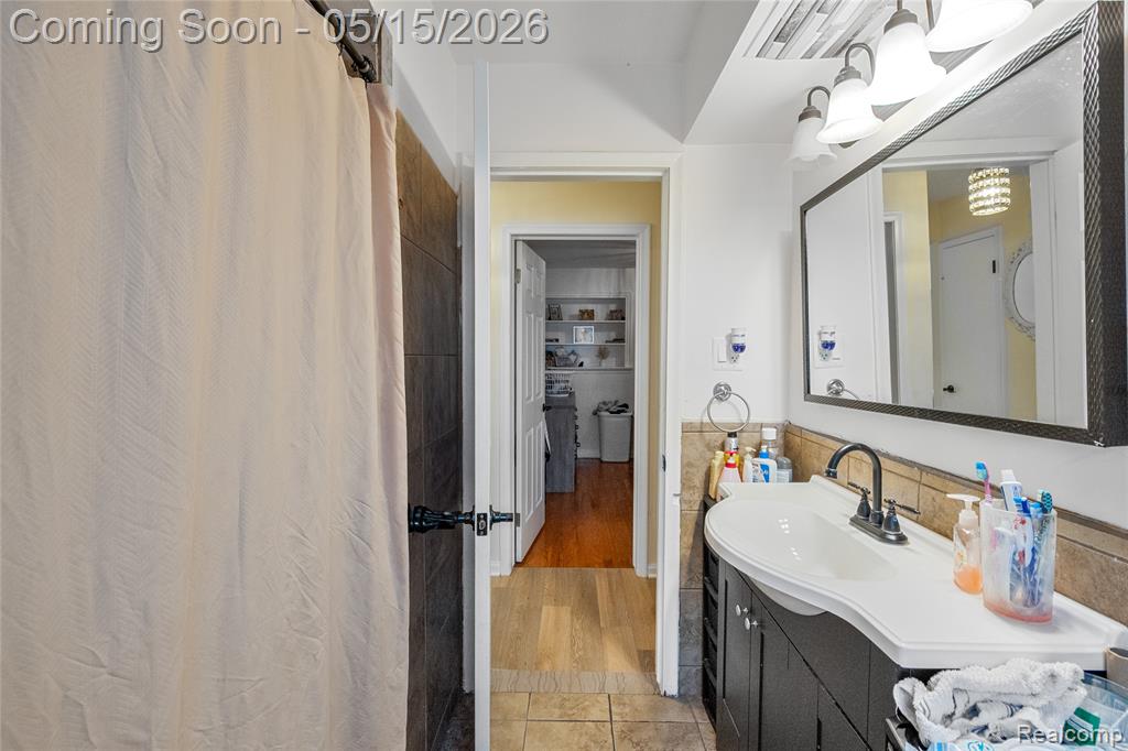 26243 Van Buren Road, Dearborn Heights, MI 48127 — Photo 12