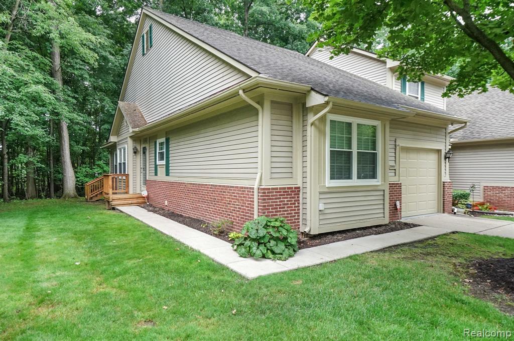 30664 VINE, Novi, MI 48377 — Photo 2