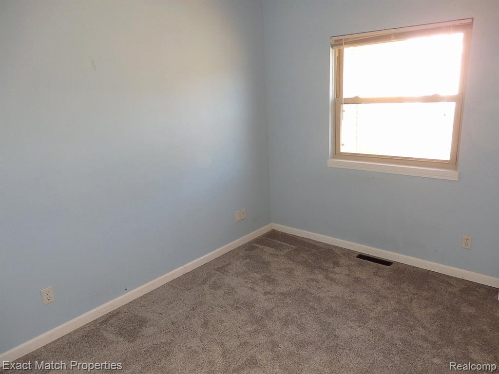 925 MALLOCK Road, White Lake, MI — Photo 41