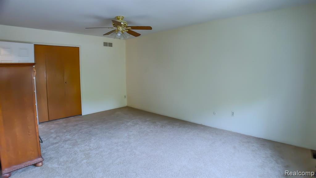 552 Foxboro Square, Brighton, MI 48116 — Photo 7