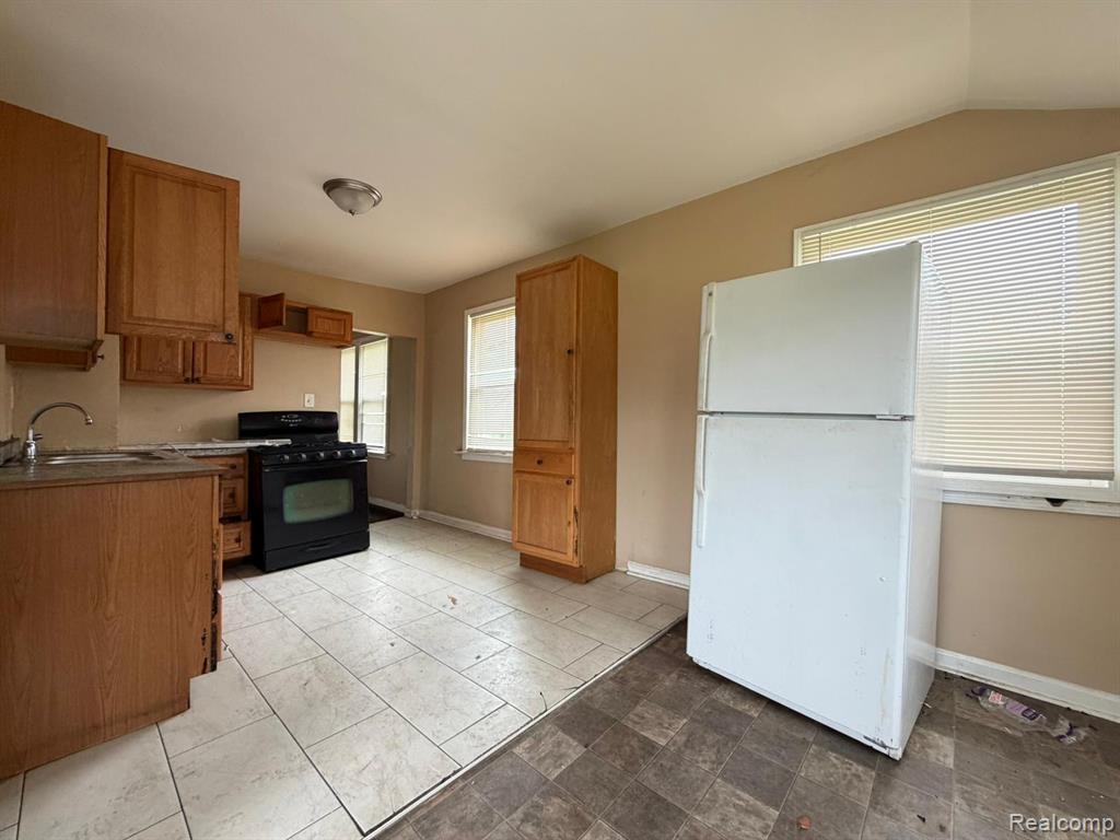 18010 ANGLIN Street, Detroit, MI 48234 — Photo 9