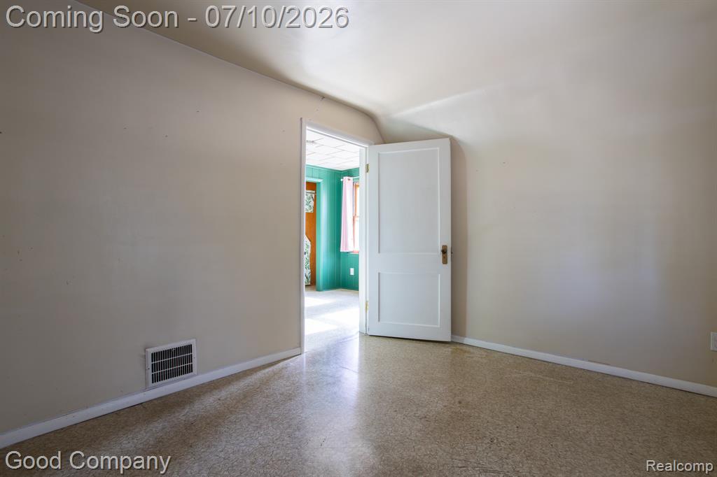 723 Pine Street, Wyandotte, MI 48192 — Photo 24