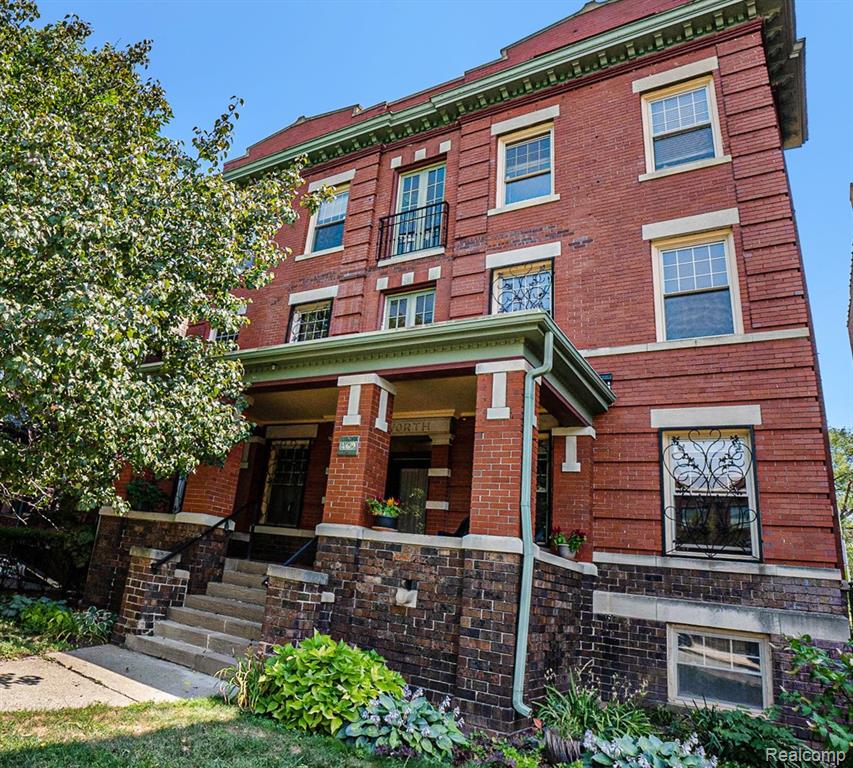 469 W Willis Street