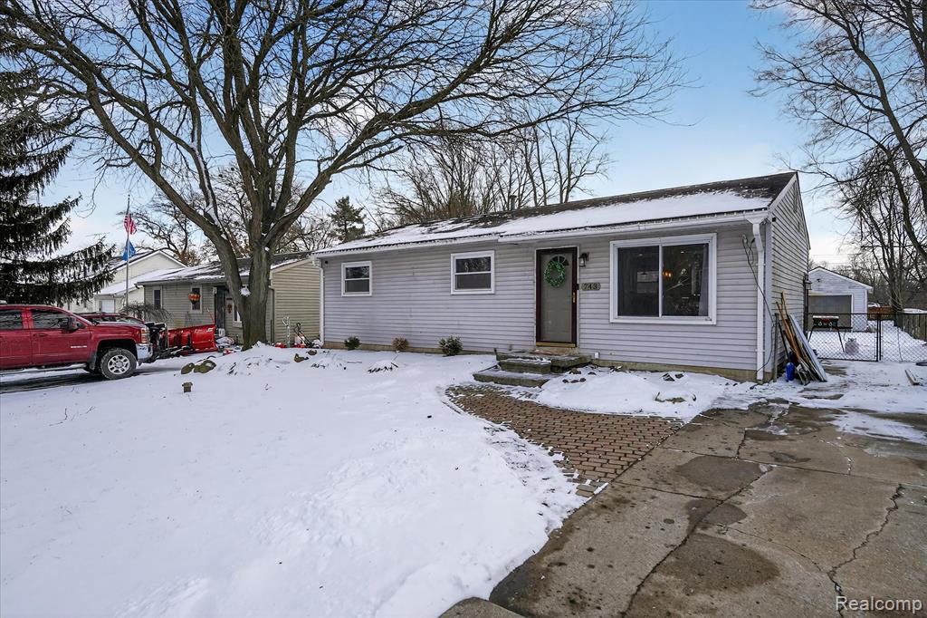 743 Dunreath Street, Walled Lake, MI 48390 — Photo 4