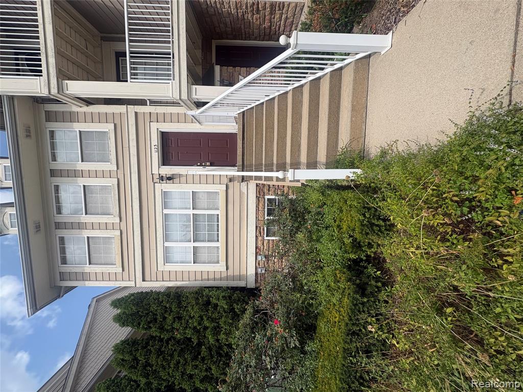 1123 Beaver Run, Troy, MI 48083