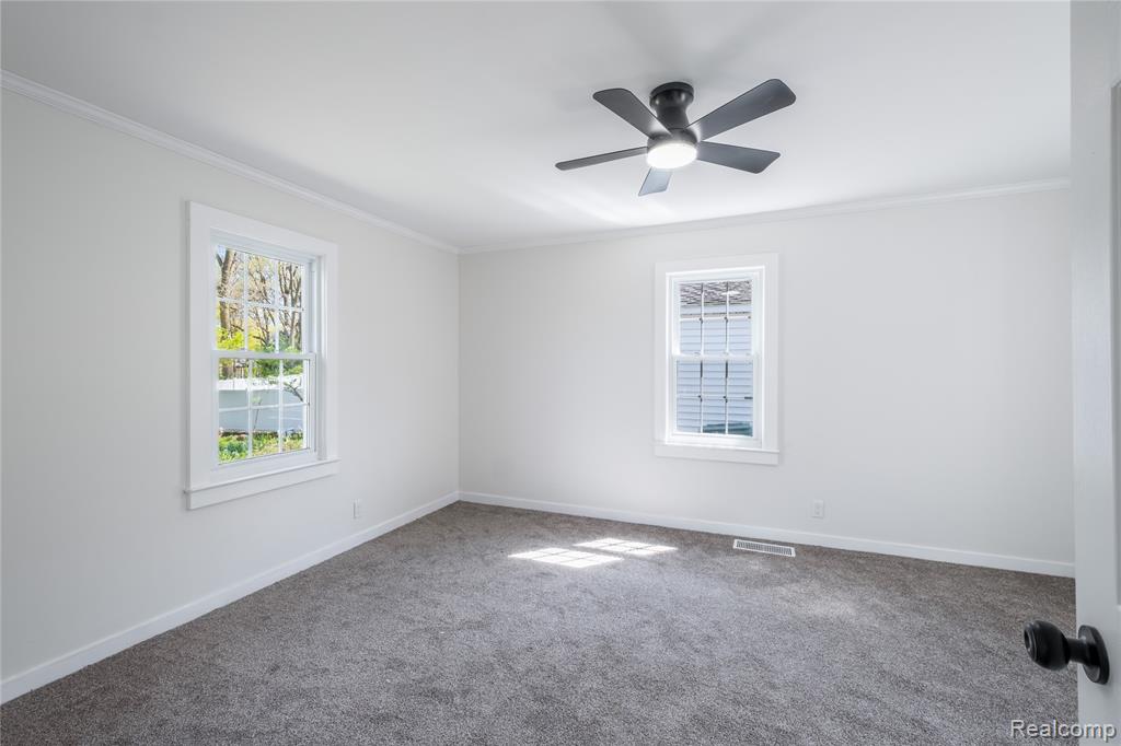 227 Emily Street, Flushing, MI 48433 — Photo 10