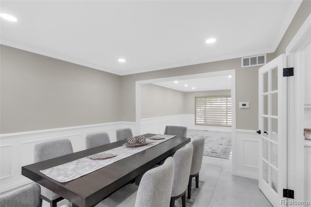6880 Brookshire Drive, Canton, MI 48187 — Photo 10