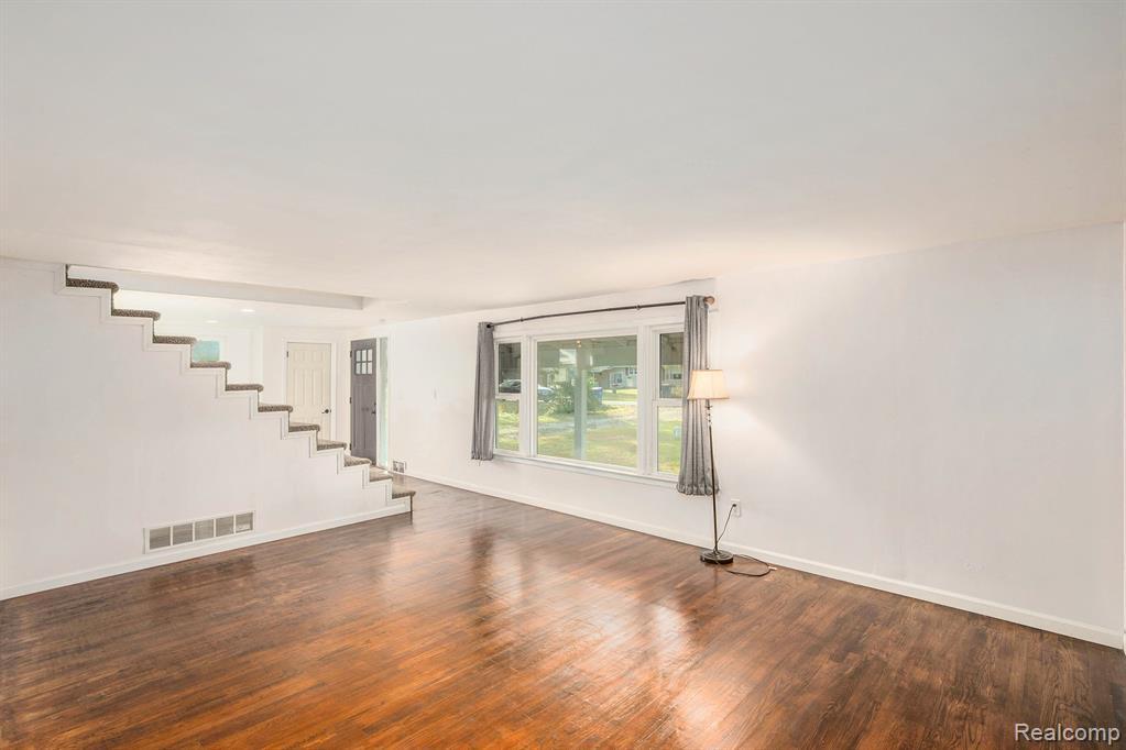321 Gaway Street, Vassar, MI 48768 — Photo 6