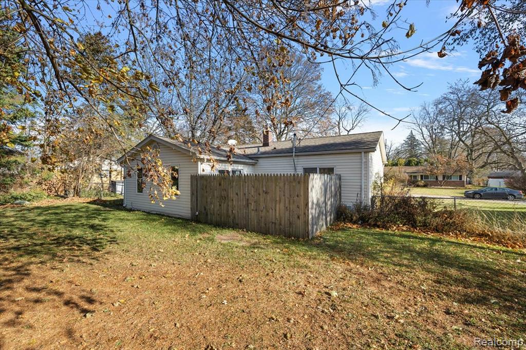4775 Halberd Street, Commerce Twp, MI 48382 — Photo 32