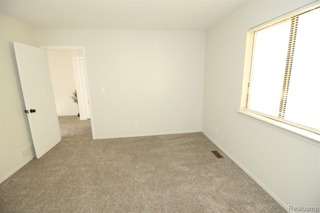 40831 HIGHPOINTE Drive, Clinton Twp, MI 48038 — Photo 28