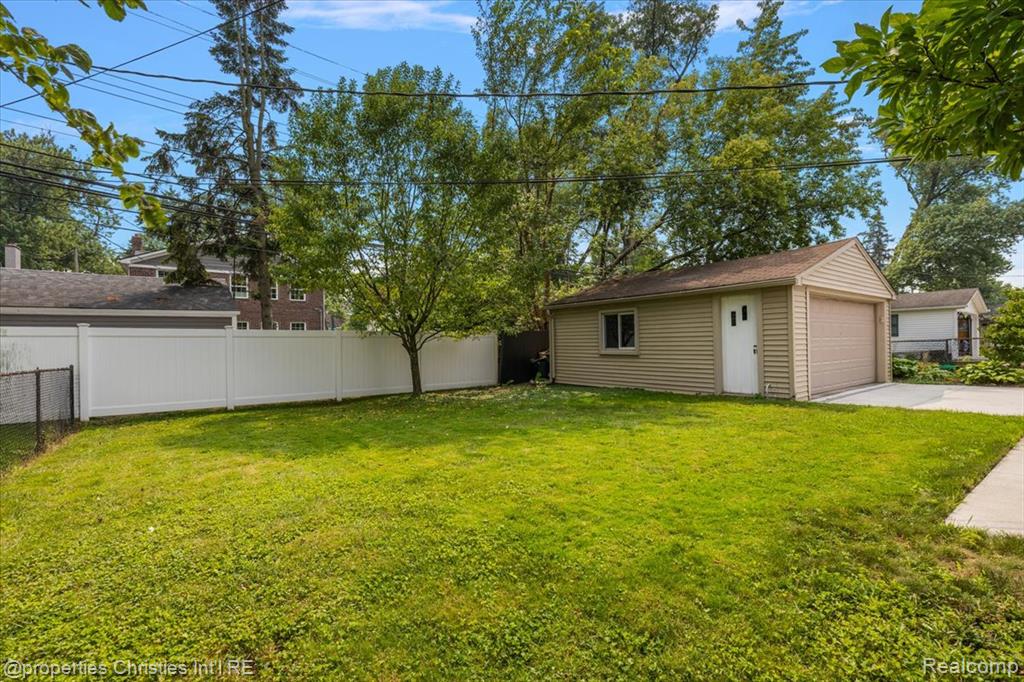 10819 W 11 Mile Road, Huntington Woods, MI — Photo 47