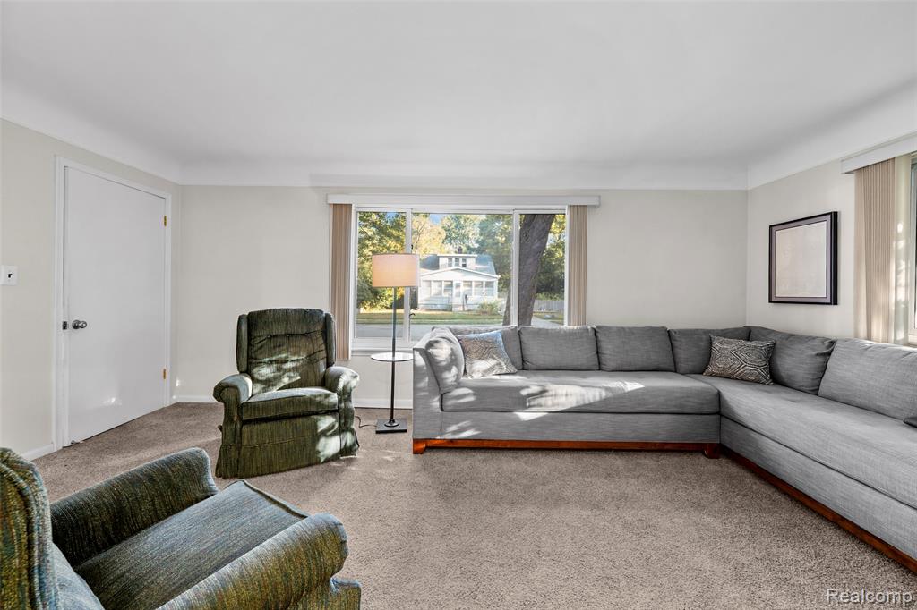 42 Gladwin Avenue, Clawson, MI — Photo 12
