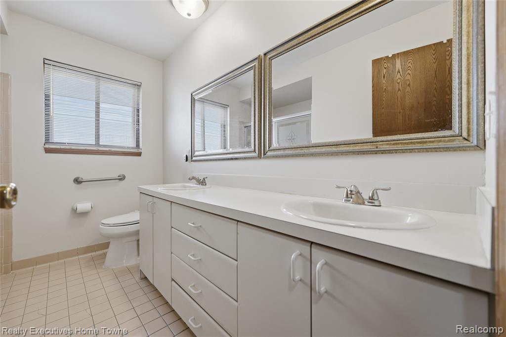 5281 Shruboak Drive, Sterling Heights, MI 48310 — Photo 25