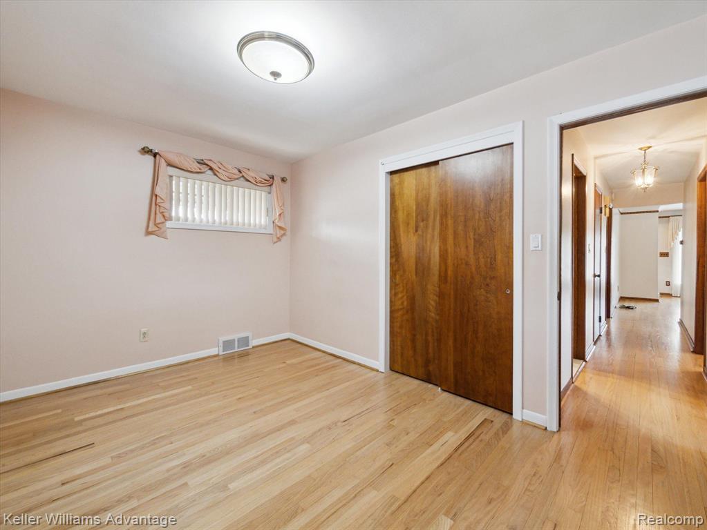 4217 MCKINLEY Street, Dearborn Heights, MI 48125 — Photo 22