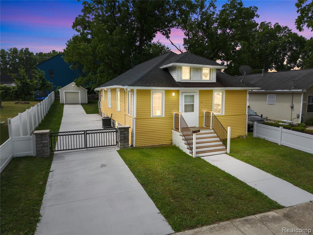 138 Mechanic Street, Pontiac, MI 48342
