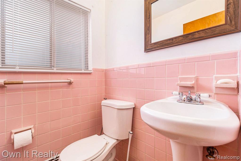8651 EVERGREEN Avenue, Detroit, MI 48228 — Photo 13