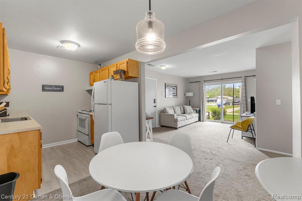 10033 ALLEN POINTE Drive, Allen Park, MI 48101 — Photo 11
