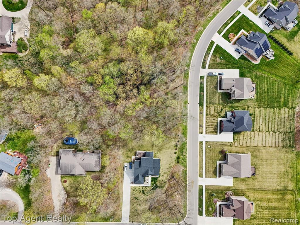 59419 DEER HAVEN Drive, South Lyon, MI 48178 — Photo 45