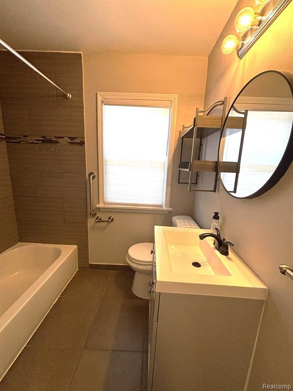 1528 ROSLYN Road, Grosse Pointe Woods, MI 48236 — Photo 15