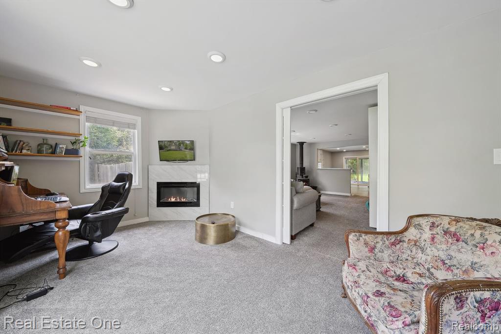 8921 Lake Road, Grosse Ile, MI 48138 — Photo 15