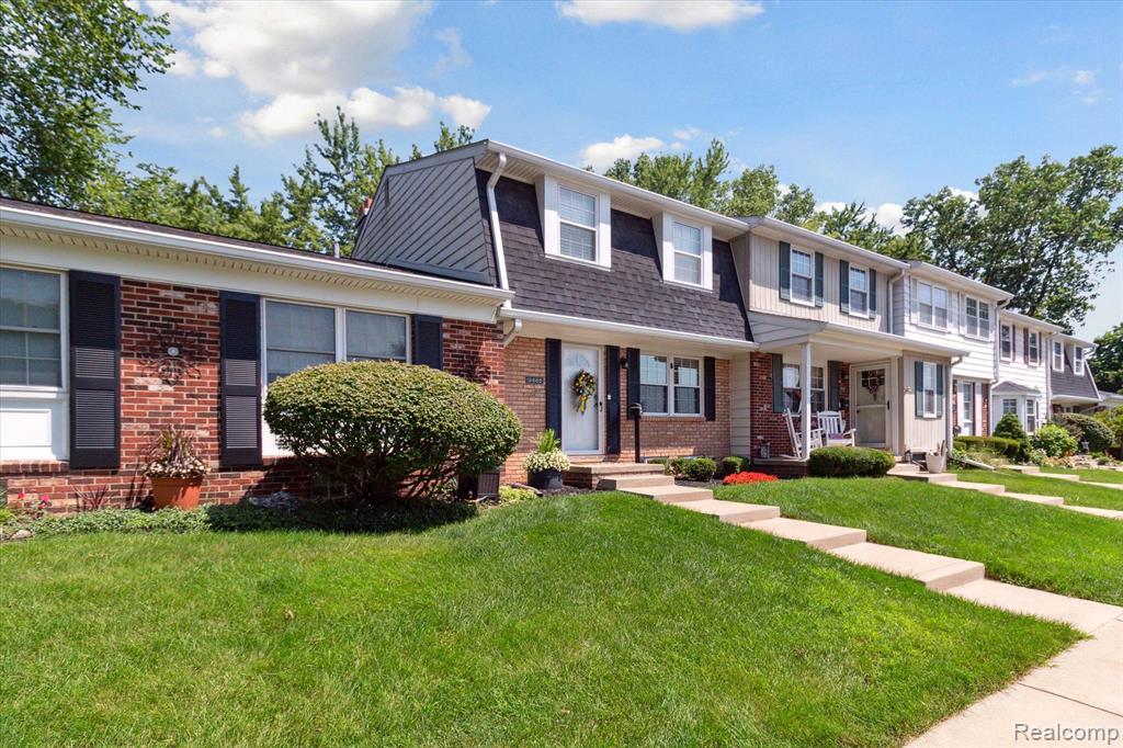 19685 IRONWOOD Court, Northville, MI 48167 — Photo 2