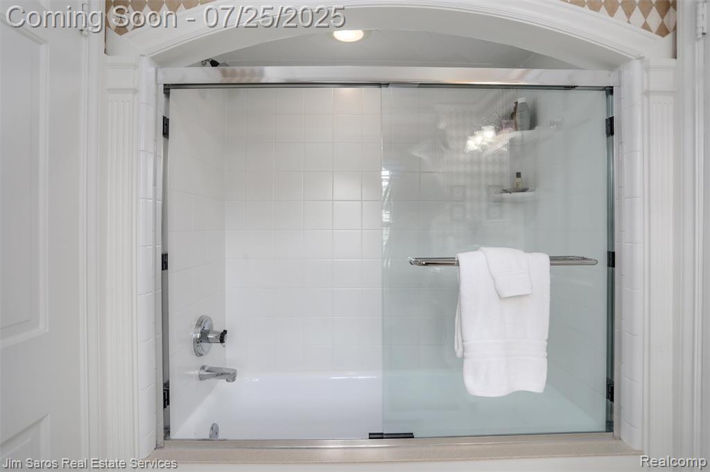 51 Lochmoor Boulevard, Grosse Pointe Shores, MI 48236 — Photo 29
