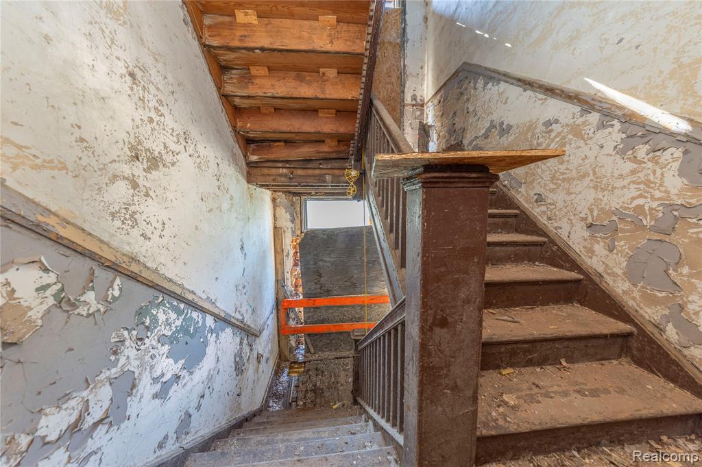 69 Seward Street, Detroit, MI 48202 — Photo 19