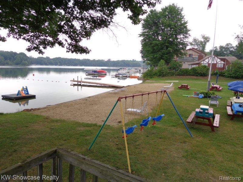 7969 Richardson Road, West Bloomfield, MI 48323 — Photo 6