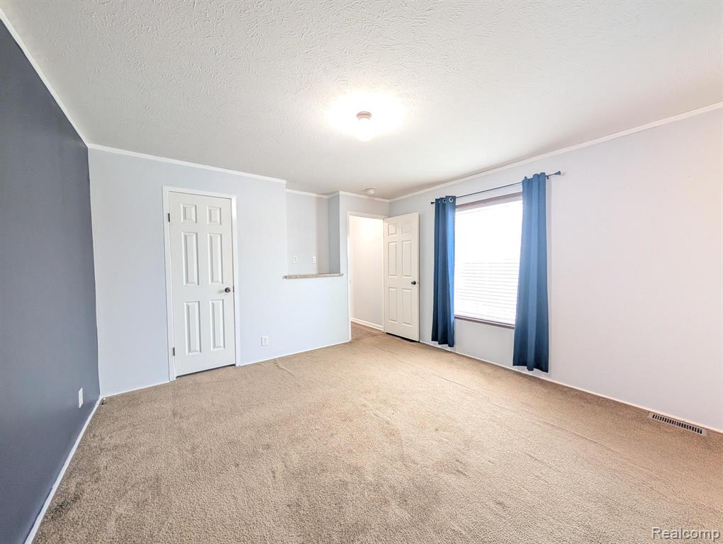 11045 Woodland Ridge Court, South Lyon, MI 48178 — Photo 17