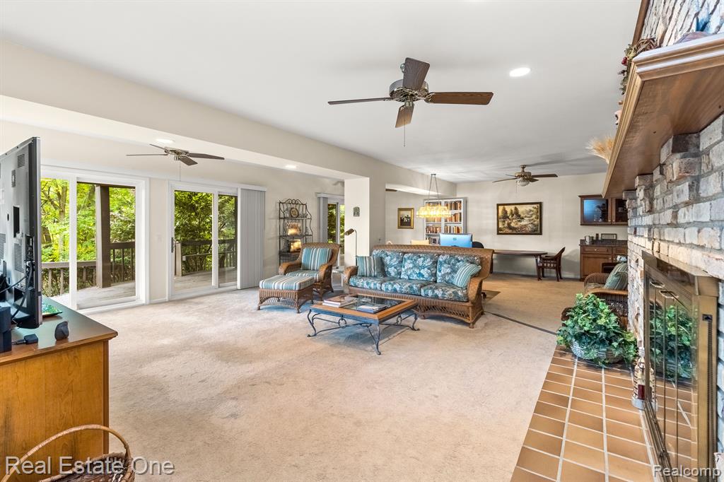 4342 MEADOW Lane, Orchard Lake Village, MI 48323 — Photo 33