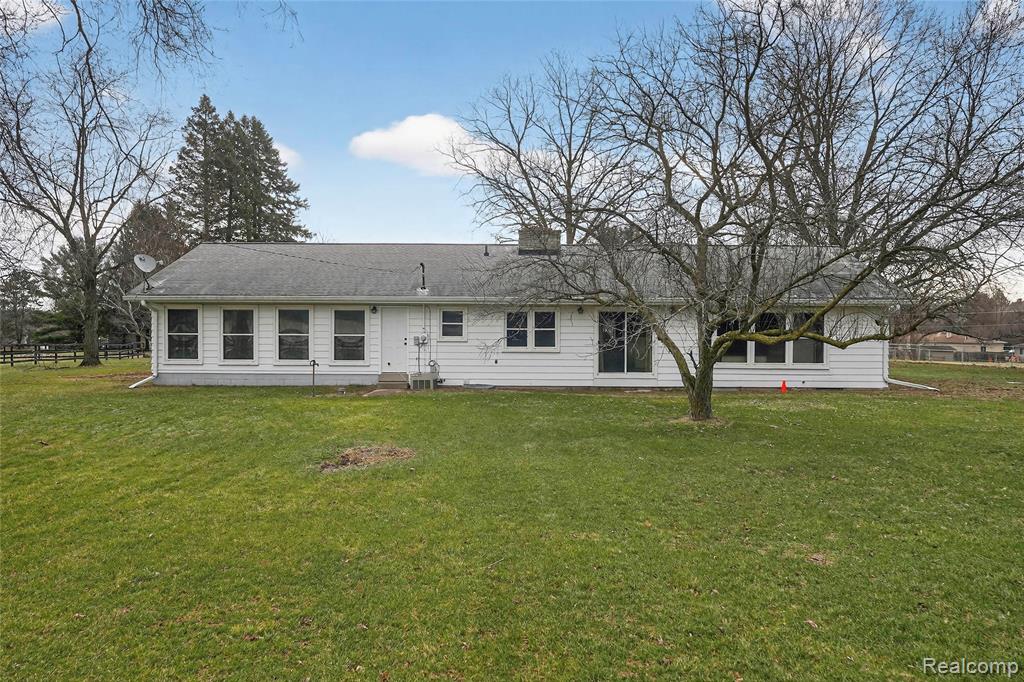 10960 Heather Lane, Whitmore Lake, MI 48189 — Photo 33