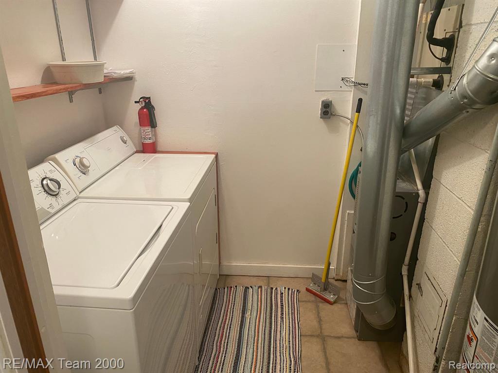 4981 PARDEE Avenue, Dearborn Heights, MI 48125 — Photo 14