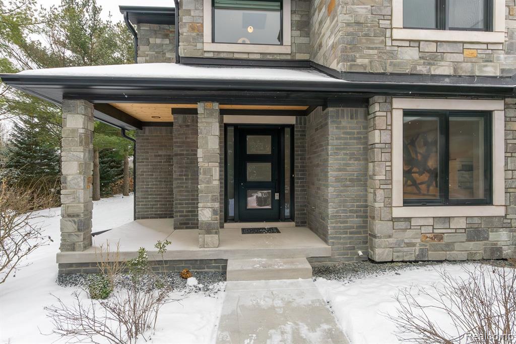 8484 SADDLEWOOD Drive, Brighton, MI 48116 — Photo 3