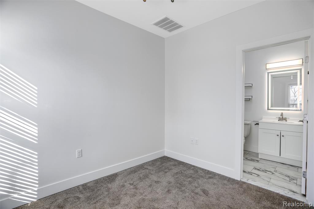 89 W Philadelphia Street, Detroit, MI 48202 — Photo 8