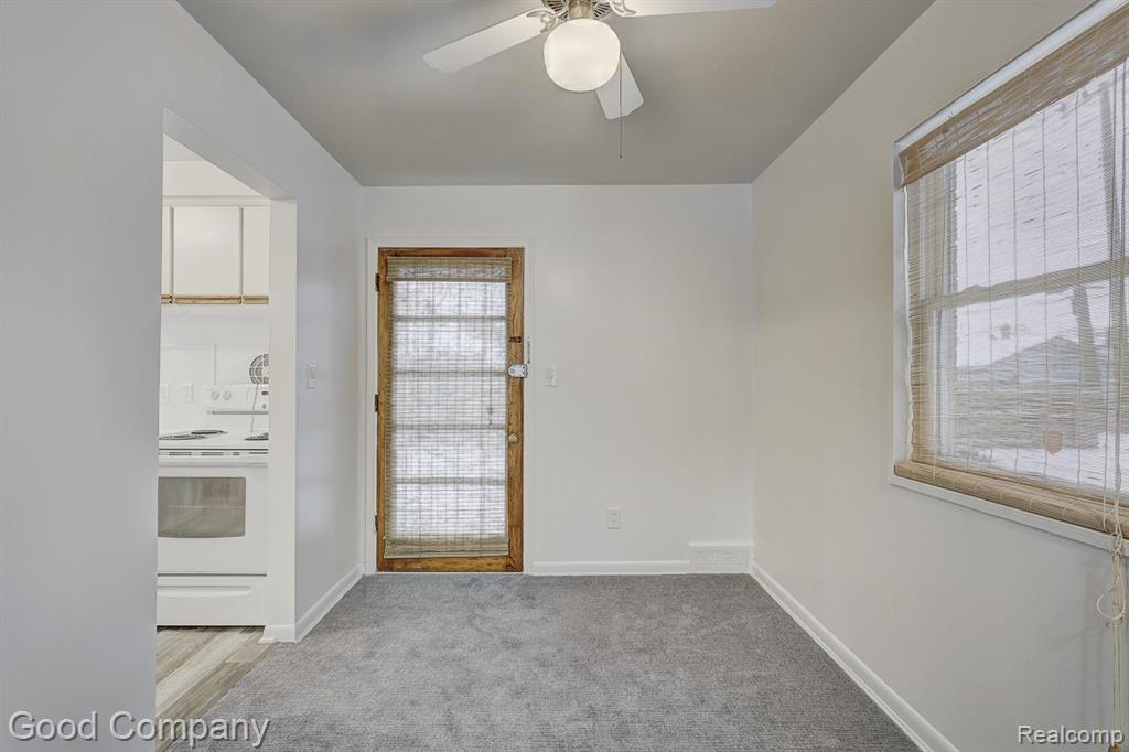 6958 Town Lane, Dearborn Heights, MI 48127 — Photo 9