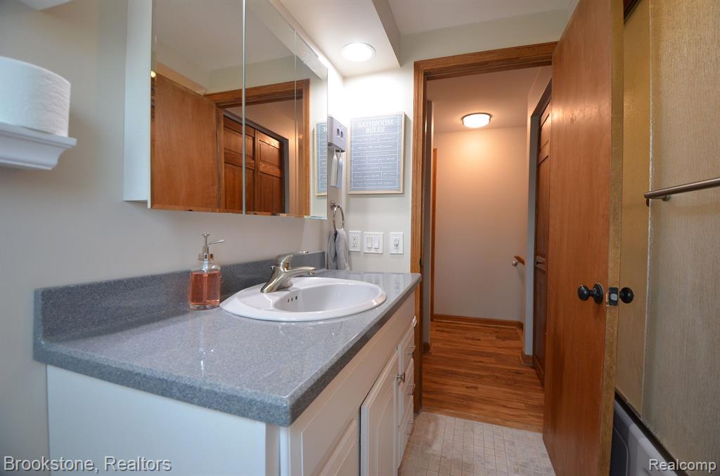 4856 CLINTON WAY Drive, Waterford, MI 48328 — Photo 48