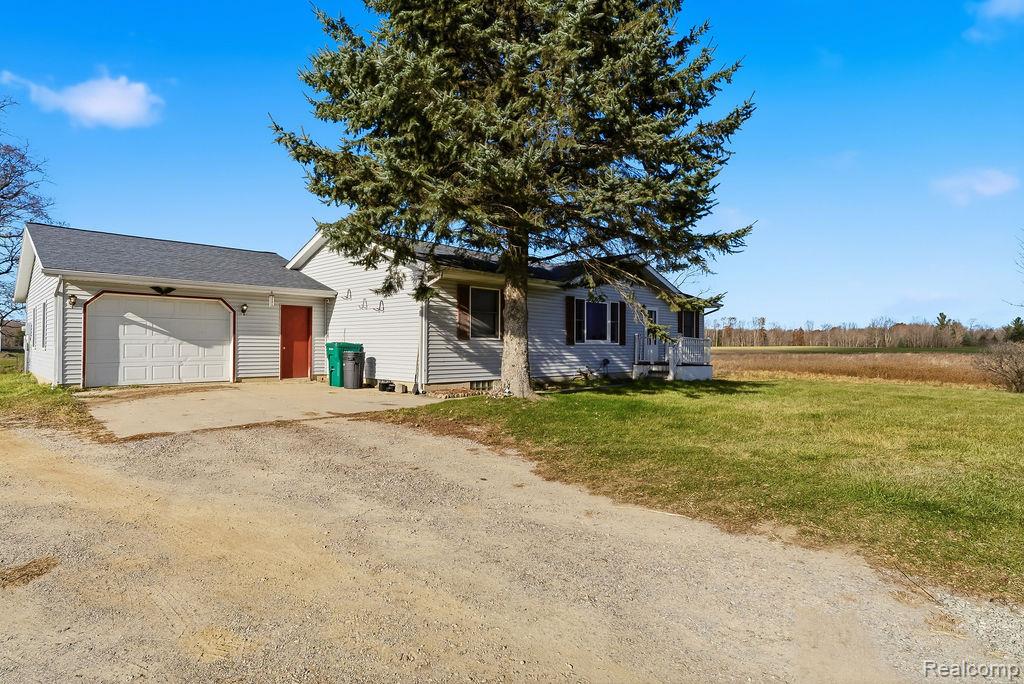 4830 Hurds Corner Road, Mayville Vlg, MI 48744 — Photo 5