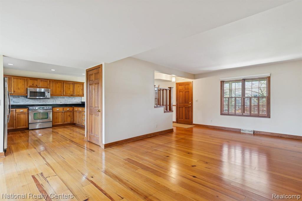 5621 Eastman Boulevard, West Bloomfield, MI 48323 — Photo 11