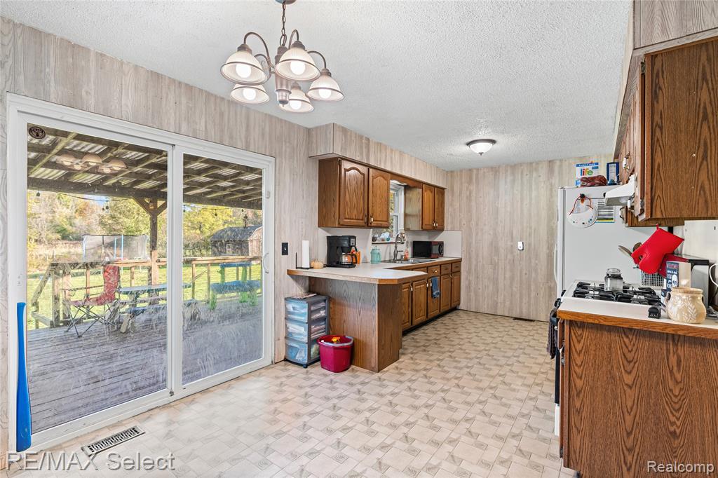6393 Frances Road E, Mount Morris, MI 48458 — Photo 9