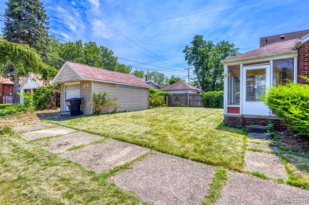 8360 FREDA Street, Detroit, MI 48204 — Photo 30
