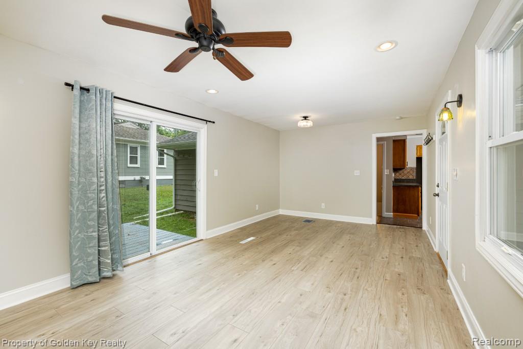 609 W Crane Street, Howell, MI 48843 — Photo 15
