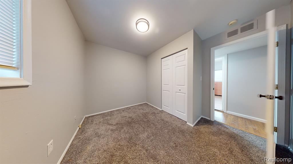 4679 MCKINLEY Street, Dearborn Heights, MI 48125 — Photo 10