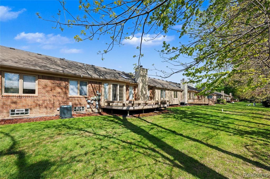 41302 Fortuna Drive E, Clinton Twp, MI 48038 — Photo 27