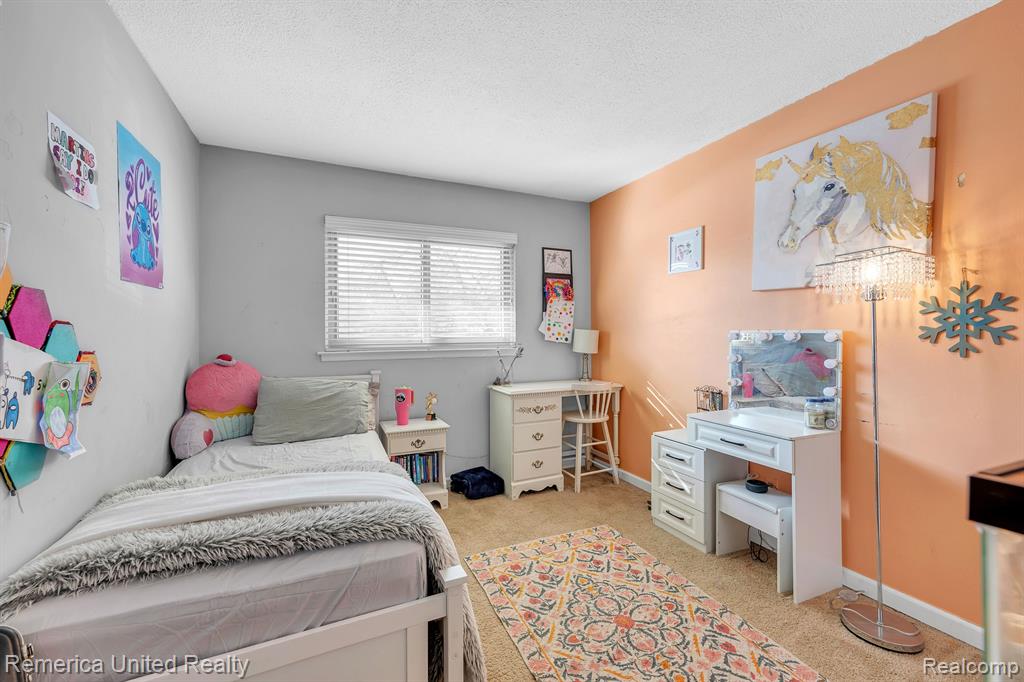 8906 E DEBORAH, Livonia, MI 48150 — Photo 28