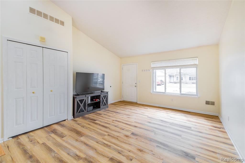 23342 Stiles Court, Trenton, MI 48183 — Photo 4