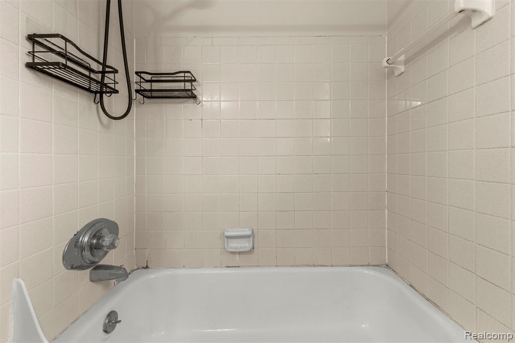9993 Allen Pointe Drive, Allen Park, MI 48101 — Photo 18
