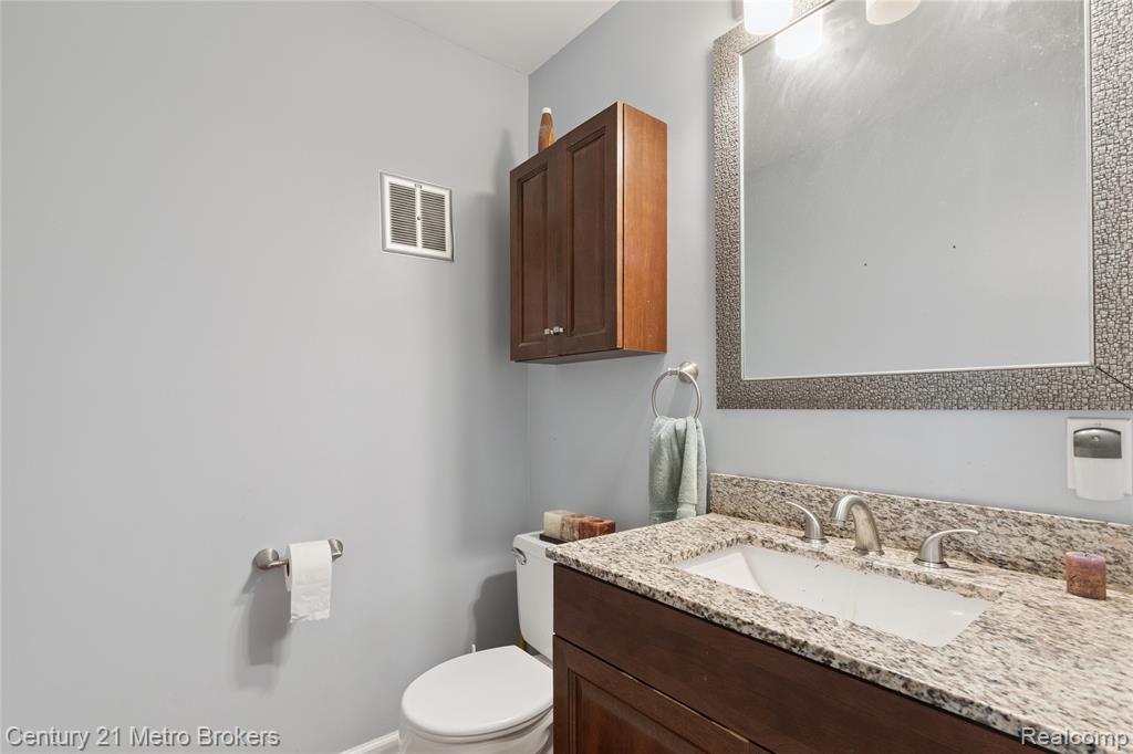 8505 Old Plank Road, Grand Blanc, MI 48439 — Photo 30