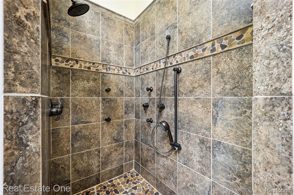 10428 King Road, Davisburg, MI 48350 — Photo 39