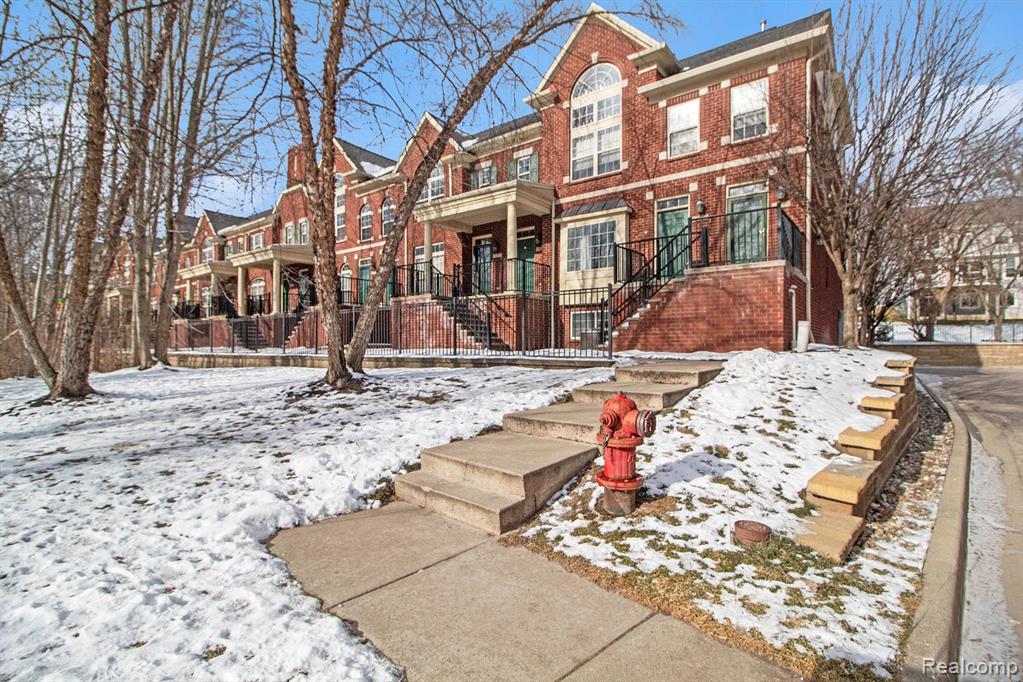 625 VILLAGE Lane, Milford, MI 48381 — front exterior